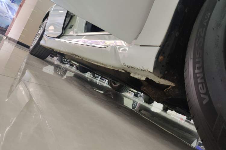 Used Honda Accord 2018 260TURBO Elite Edition China VI Right Side Sill