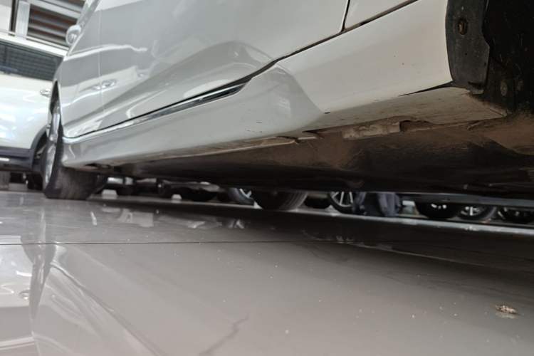 Used Honda Accord 2018 260TURBO Luxury Edition China VI Right Side Sill