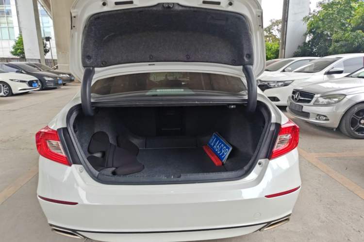Used Honda Accord 2018 260TURBO Elite Edition China VI Trunk