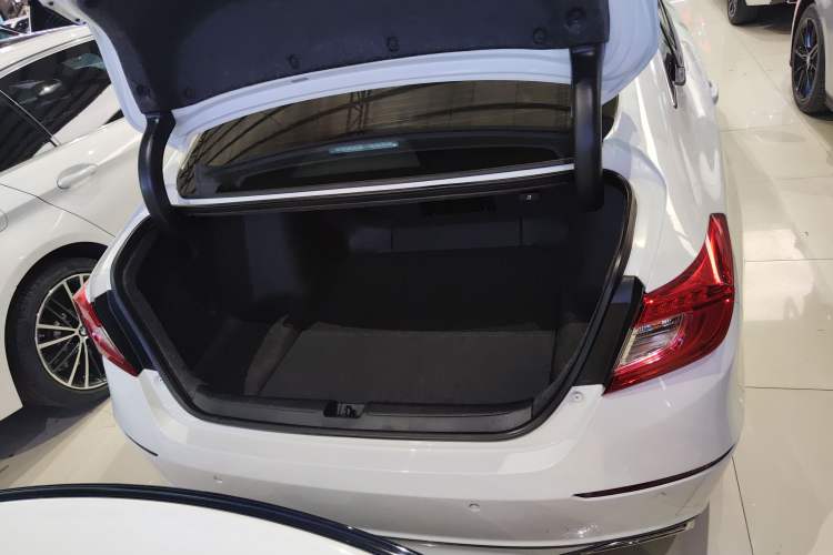 Used Honda Accord 2018 260TURBO Luxury Edition China VI Trunk