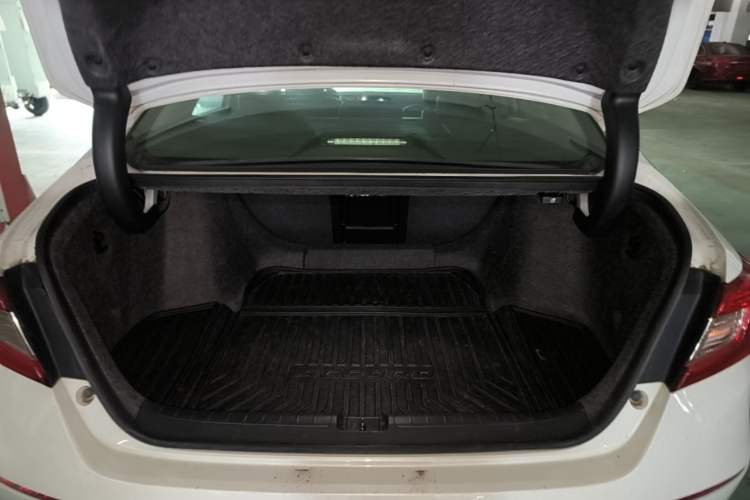 Used Honda Accord 2018 260TURBO Elite Edition China VI Trunk