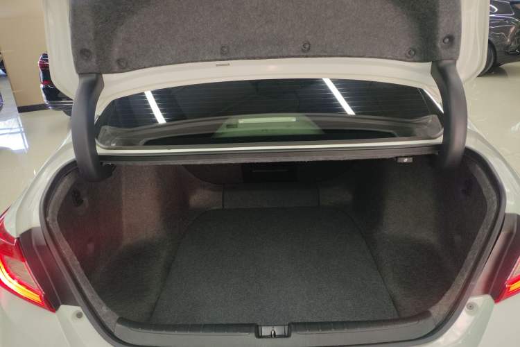 Used Honda Accord 2018 260TURBO Elite Edition China VI Trunk