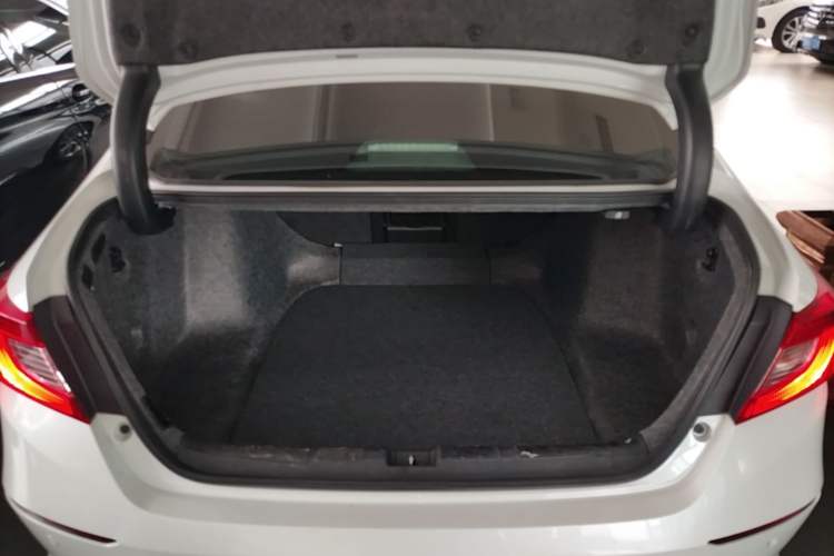 Used Honda Accord 2018 260TURBO Elite Edition China VI Trunk