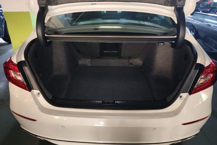 Used Honda Accord 2018 260TURBO Luxury Edition China VI Trunk