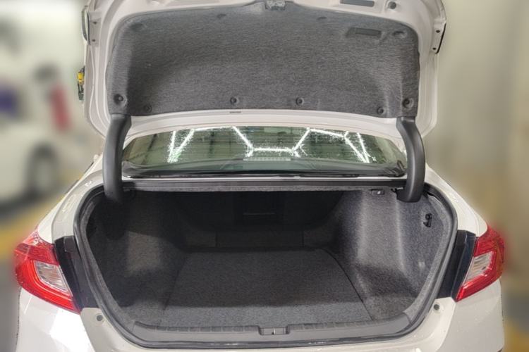 Used Honda Accord 2018 260TURBO Luxury Edition China V Emission Standard Trunk