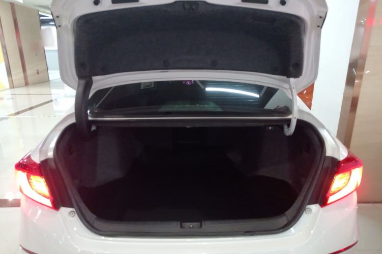Used Honda Accord 2018 230TURBO Comfort Edition China VI Emission Standard Trunk
