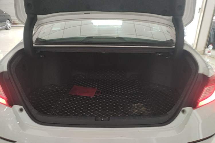 Used Honda Accord 2018 260TURBO Elite Edition China VI Trunk