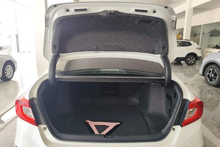 Used Honda Accord 2018 260TURBO Luxury Edition China VI Trunk