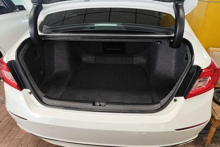 Used Honda Accord 2018 260TURBO Elite Edition China VI Trunk
