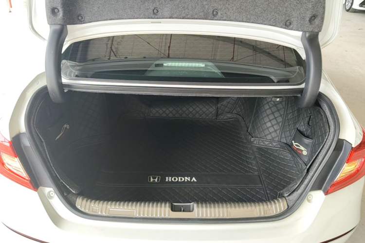 Used Honda Accord 2018 260TURBO Elite Edition China VI Trunk