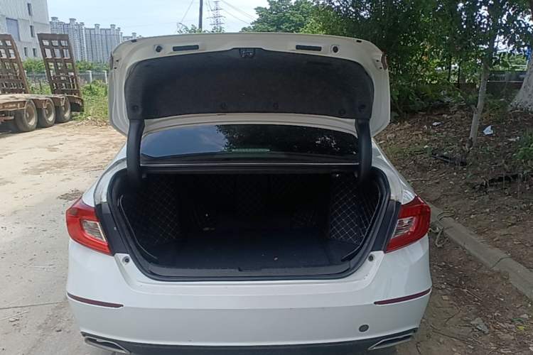 Used Honda Accord 2018 260TURBO Elite Edition China VI Trunk