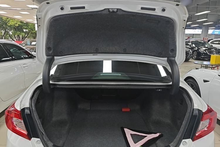 Used Honda Accord 2018 260TURBO Luxury Edition China VI Trunk