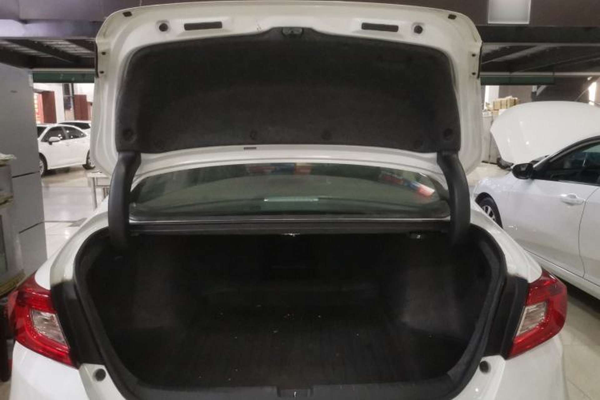 Used Honda Accord 2018 260TURBO Luxury Edition China VI Trunk