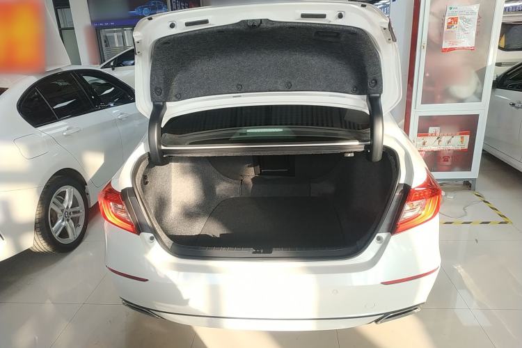 Used Honda Accord 2018 260TURBO Luxury Edition China VI Trunk