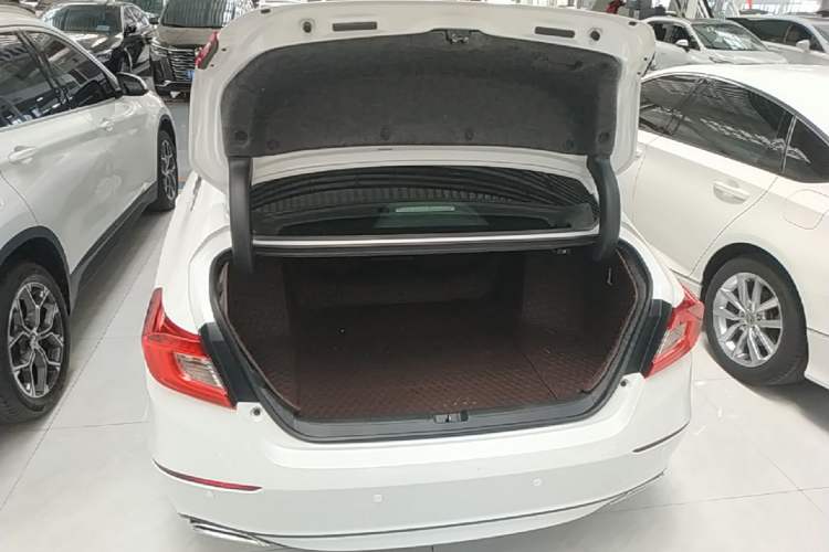 Used Honda Accord 2018 260TURBO Elite Edition China VI Trunk