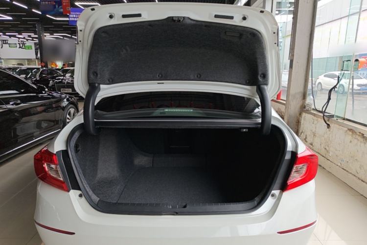 Used Honda Accord 2018 260TURBO Elite Edition China VI Trunk