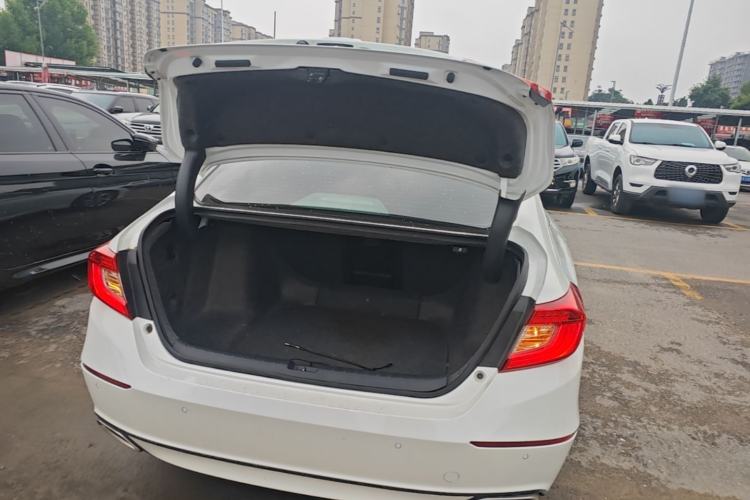 Used Honda Accord 2018 260TURBO Elite Edition China VI Trunk