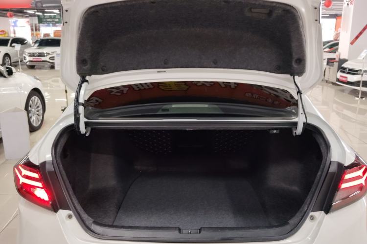 Used Honda Accord 2018 230TURBO Comfort Edition China VI Emission Standard Trunk