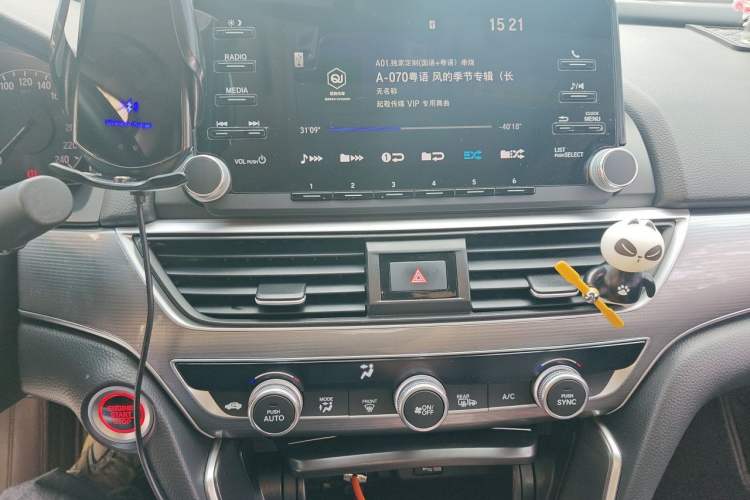 Used Honda Accord 2021 260TURBO Luxury Starry Sky Limited Edition Audio And AC Panel
