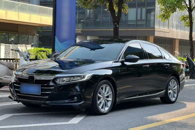 Ojetý Honda Accord 2022 260TURBO Luxury Edition
