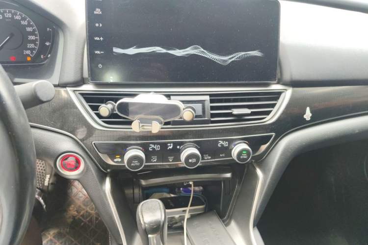 Used Honda Accord 2022 260TURBO Phantom Night · Prestige Edition Audio And AC Panel