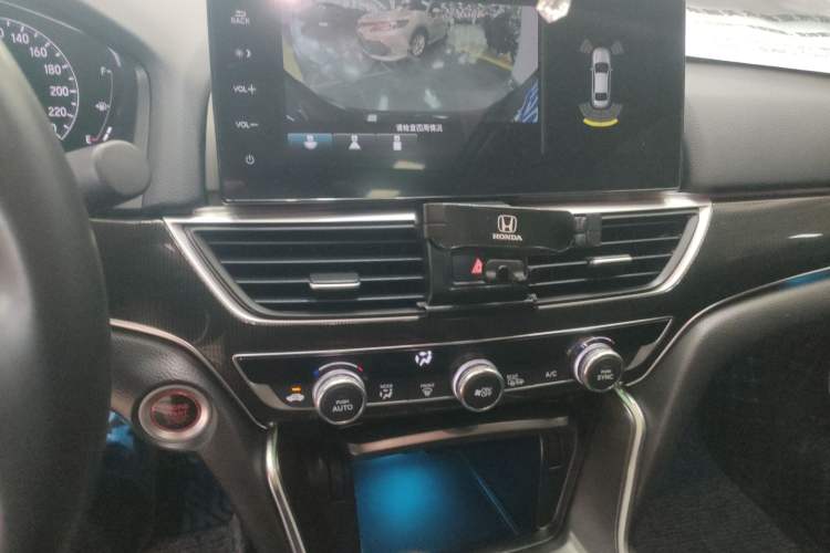 Used Honda Accord 2022 260TURBO Phantom Night · Prestige Edition Audio And AC Panel