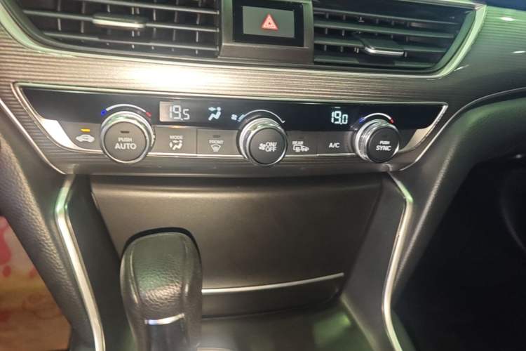 Used Honda Accord 2022 260TURBO Luxury Edition Audio And AC Panel