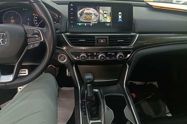Used Honda Accord 2022 260TURBO Phantom Night · Prestige Edition Audio And AC Panel