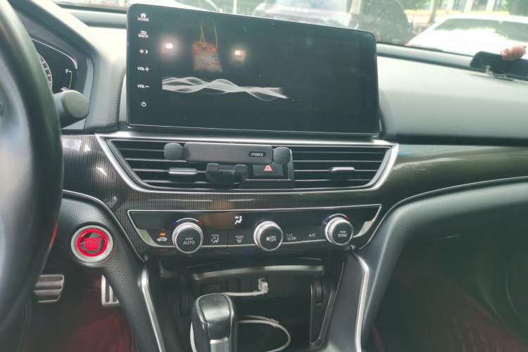 Used Honda Accord 2022 260TURBO Phantom Night · Prestige Edition Audio And AC Panel