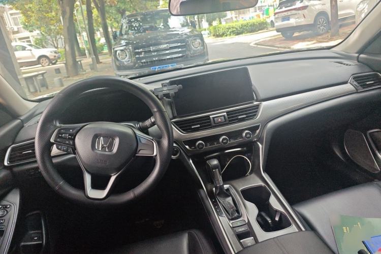 Used Honda Accord 2022 260TURBO Luxury Edition Center Console