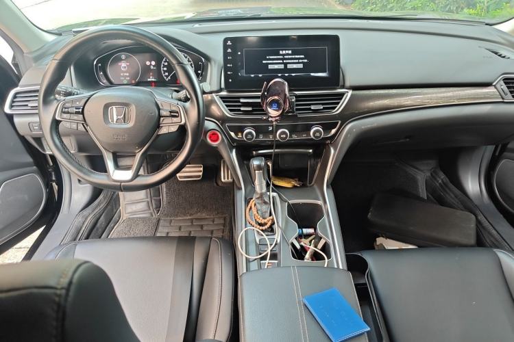 Used Honda Accord 2022 260TURBO Phantom Night · Prestige Edition Center Console