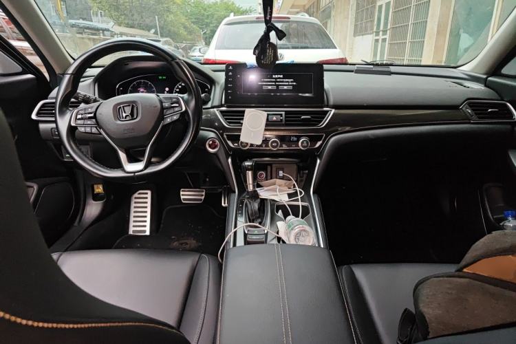 Used Honda Accord 2022 260TURBO Phantom Night · Prestige Edition Center Console