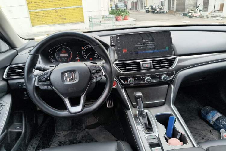 Used Honda Accord 2022 260TURBO Phantom Night · Prestige Edition Center Console