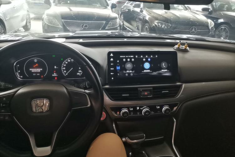 Used Honda Accord 2022 260TURBO Luxury Edition Center Console