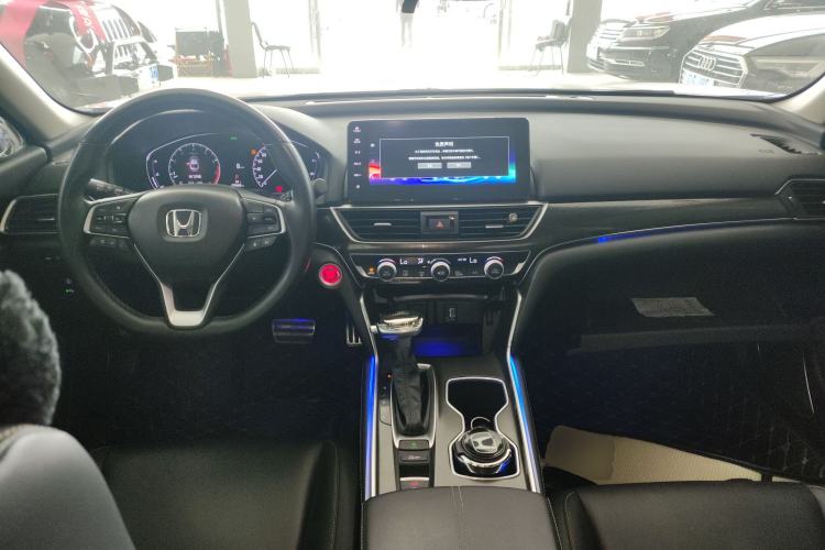 Used Honda Accord 2022 260TURBO Phantom Night · Prestige Edition Center Console