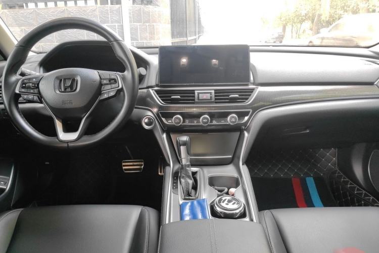 Used Honda Accord 2022 260TURBO Phantom Night · Prestige Edition Center Console