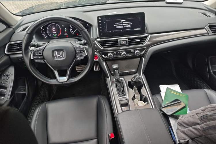 Used Honda Accord 2022 260TURBO Phantom Night · Prestige Edition Center Console