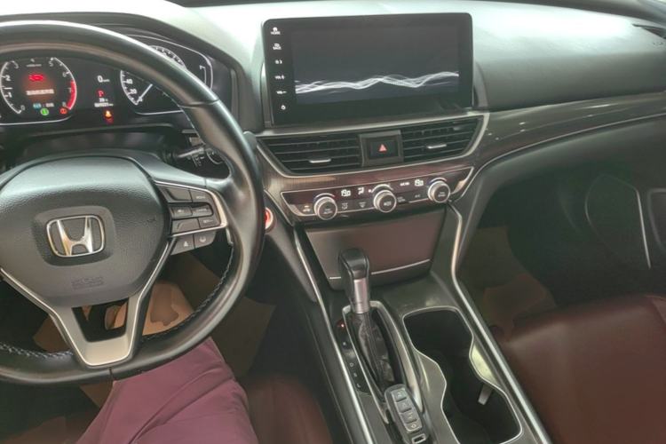 Used Honda Accord 2022 260TURBO Phantom Night · Prestige Edition Center Console