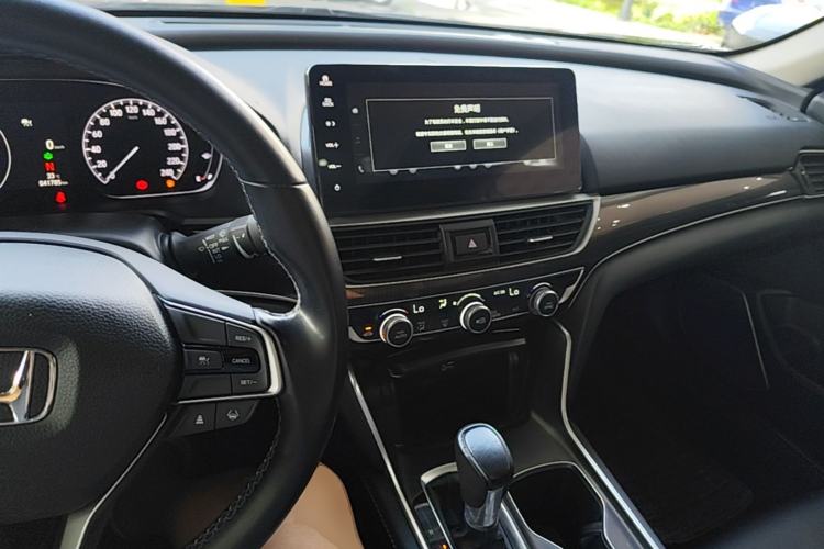 Used Honda Accord 2022 260TURBO Phantom Night · Prestige Edition Center Console