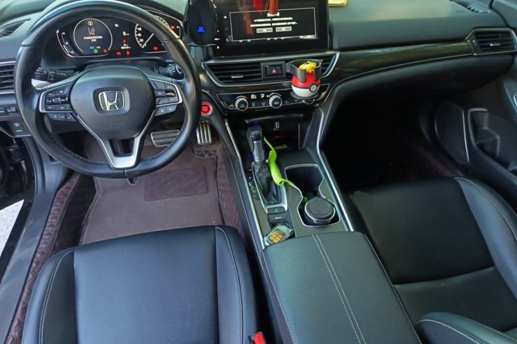 Used Honda Accord 2022 260TURBO Phantom Night · Prestige Edition Center Console