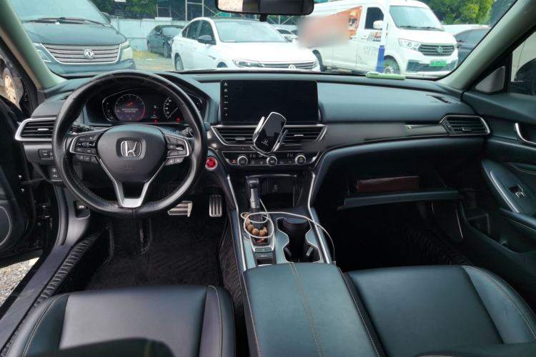 Used Honda Accord 2022 260TURBO Phantom Night · Prestige Edition Center Console