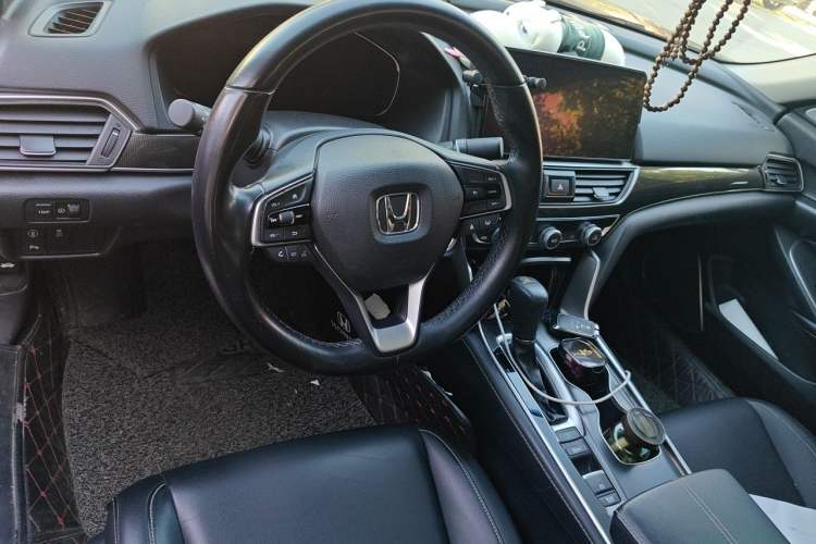 Used Honda Accord 2022 260TURBO Phantom Night · Prestige Edition Center Console