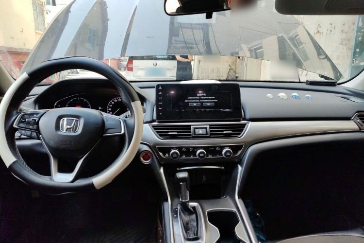 Used Honda Accord 2022 260TURBO Luxury Edition Center Console