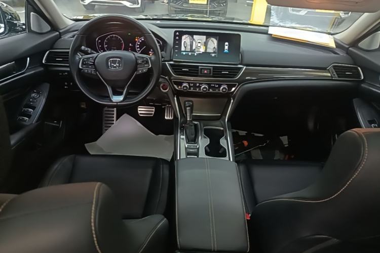 Used Honda Accord 2022 260TURBO Phantom Night · Prestige Edition Center Console