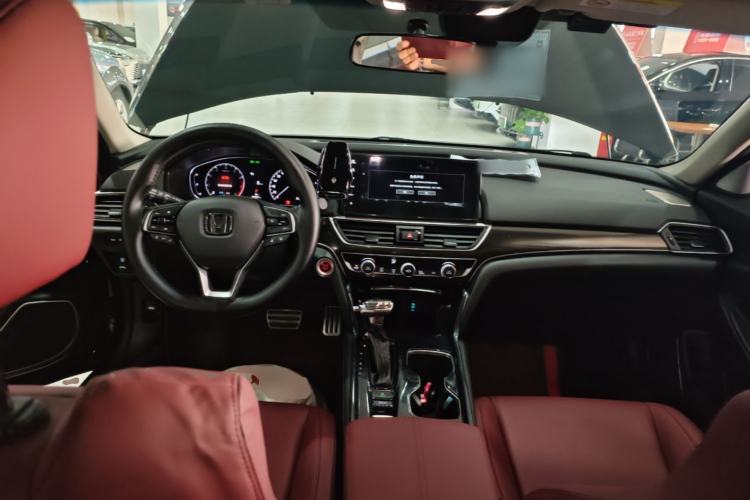 Used Honda Accord 2022 260TURBO Phantom Night · Prestige Edition Center Console