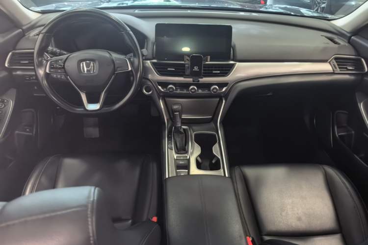 Used Honda Accord 2022 260TURBO Luxury Edition Center Console