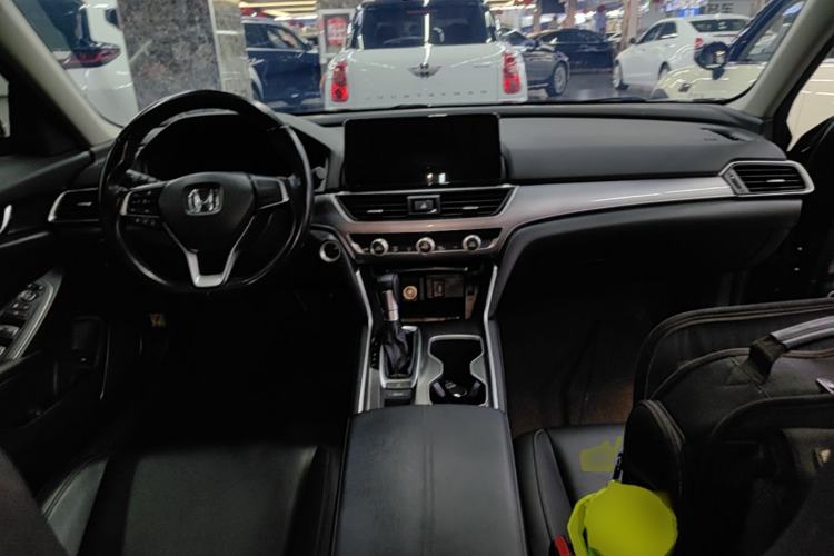 Used Honda Accord 2022 260TURBO Luxury Edition Center Console