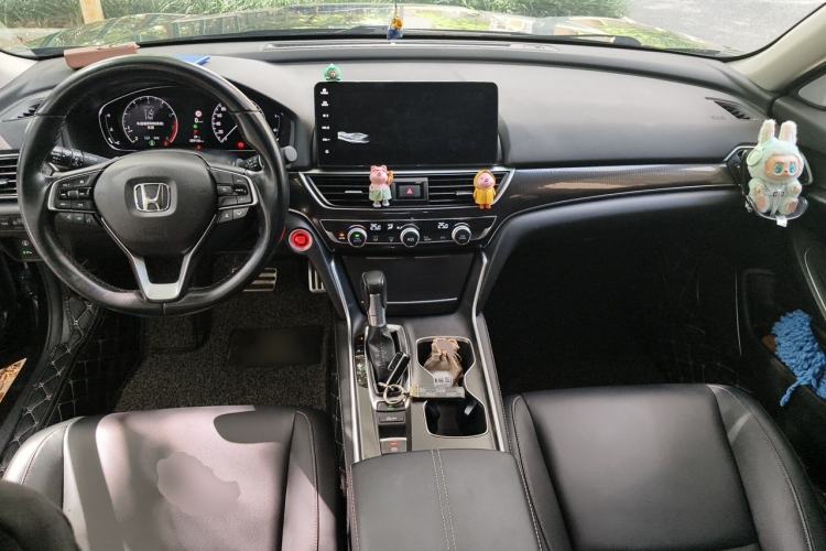 Used Honda Accord 2022 260TURBO Phantom Night · Prestige Edition Center Console