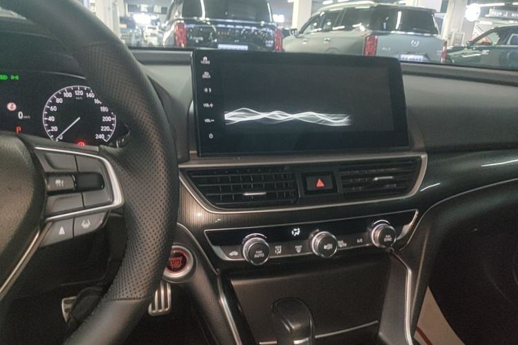Used Honda Accord 2022 260TURBO Phantom Night · Prestige Edition Center Console