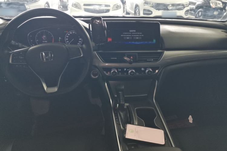 Used Honda Accord 2022 260TURBO Luxury Edition Center Console